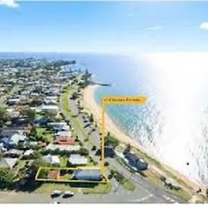  Apartment Beachside Queenslander